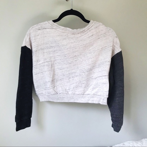 🛍️ - Cropped sweater - Picture 2 of 4